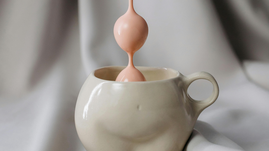 Ejercicios de Kegel (Parte 2): cómo usar bolas Kegel para potenciar tu entrenamiento del suelo pélvico