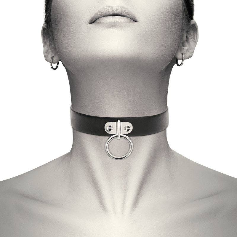 Collar Fetiche de Cuero Vegano Coquette Chic Desire: Elegancia y Confort para la Mujer Moderna - Lover Dreams