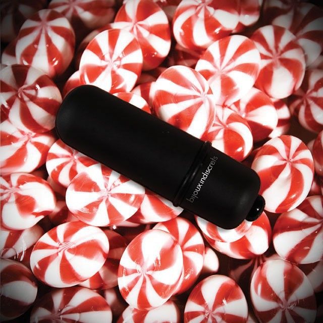 Descubre la Sensualidad: Masajeador Externo Vibrador en Forma de Bala para Placer Seguro y Portátil