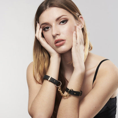 Brazaletes Duales de Moda y Bondage - 100% Veganos y Ajustables para Estilo y Juego
